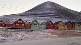 Krever negativ korona-test før tur til Svalbard