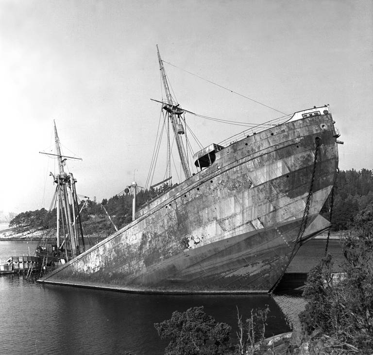 Skipet D/S Donau ble senket i Drøbak i 1945 av krigsveteranene Max Manus og Roy Nielsen. Arkivfoto: Per Svensson / NTB