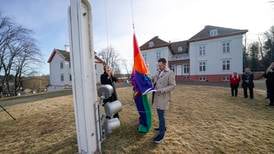 Heiste regnbueflagget i Eidsvoll