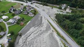 Minst åtte savnet etter steinras i Sveits