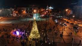 Juletreet er tent i Kyiv