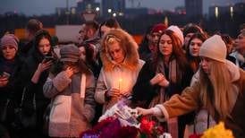 Mange leter etter sine kjære etter terroren utenfor Moskva