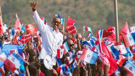 Rwandas sterke mann holder fast på makta