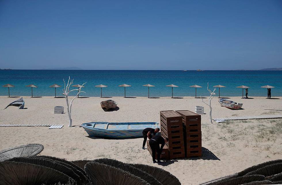 Bildet viser en strand i Hellas.