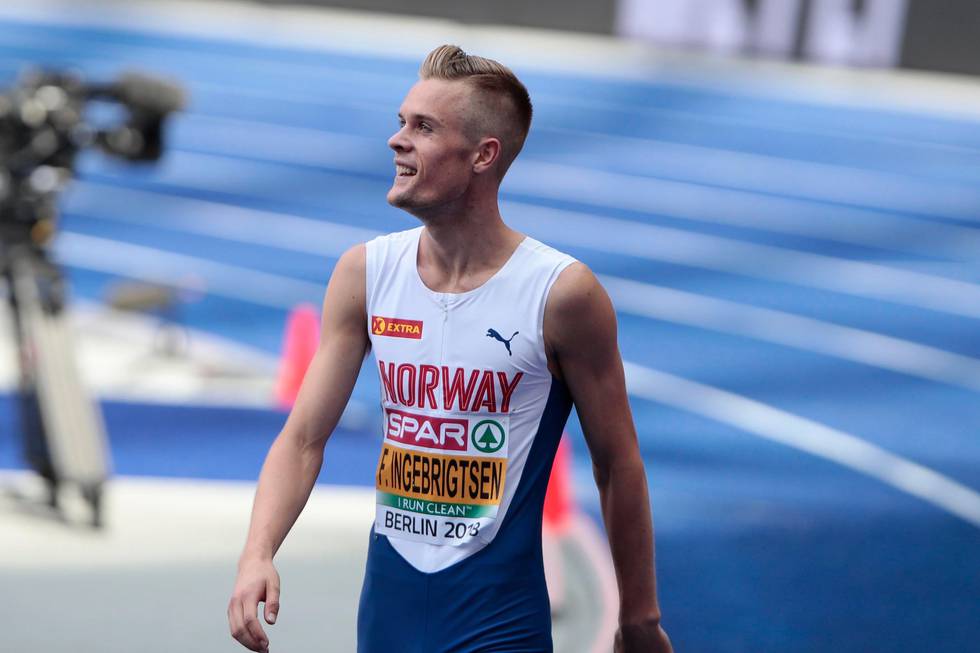 Bildet viser Filip Ingebrigtsen under kvalifiseringen på 1500 meter i friidretts-EM. Han tok seg videre til finalen. Det klarte han til tross for et fall under kvalifiseringen onsdag. Begge brødrene hans gikk også videre. 