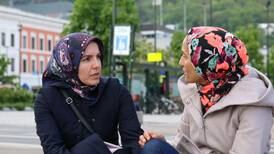 Kolsom og Emine vil hjelpe innvandrer-kvinner