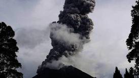 Enda flere flykter fra vulkanutbrudd