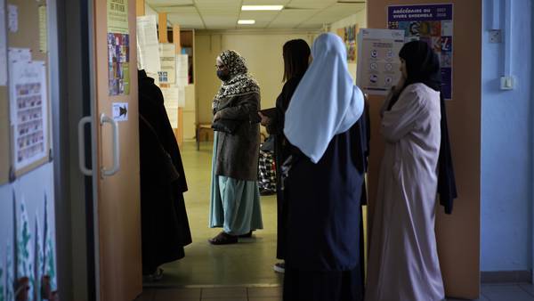 Franske skoler sendte jenter med abaya hjem