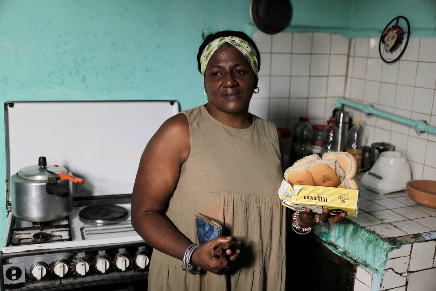 Bilde av cubanske María de los Ángeles Pozo. Hun har fått rasjoner av mat fra staten. Foto: AP