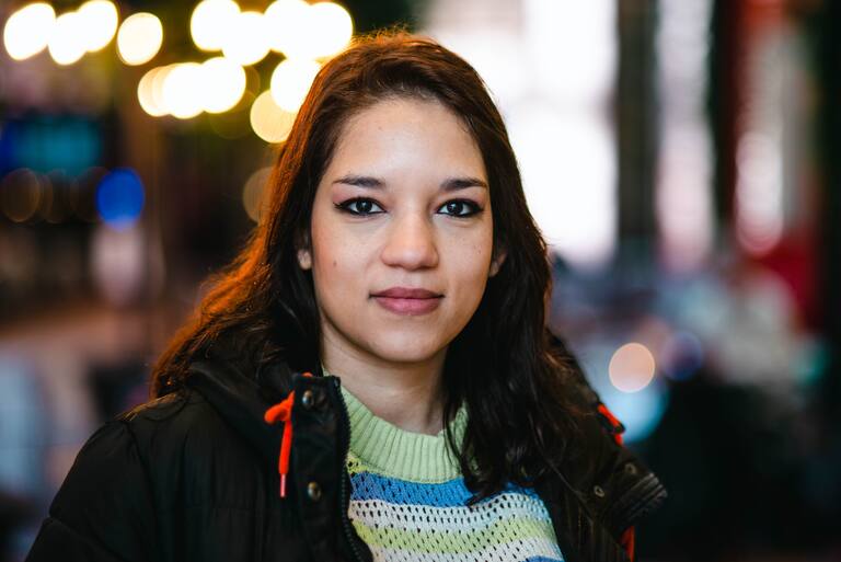 Bildet viser skribent Reem Alatasi.