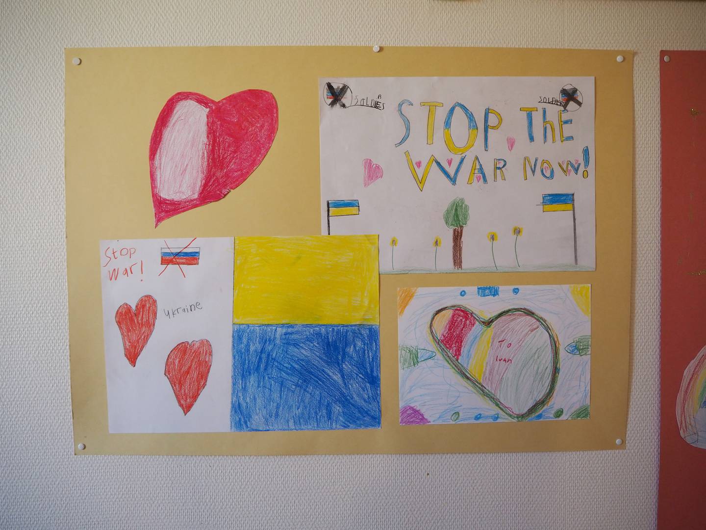 Bildet viser en plakat som barn har tegnet.