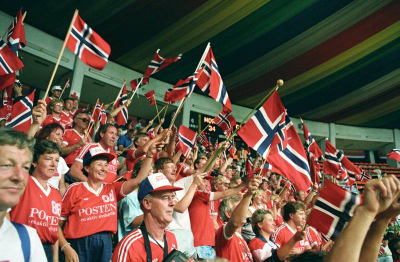 Bildet viser folk på tribunene under OL i 1988.