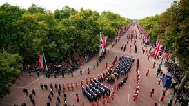 Se bilder fra begravelsen til dronning Elizabeth